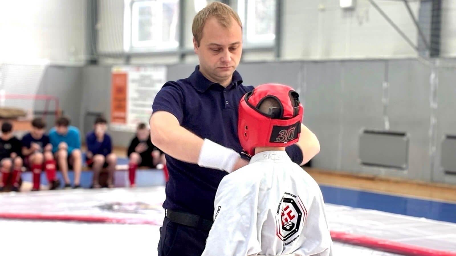 Судья в ММА